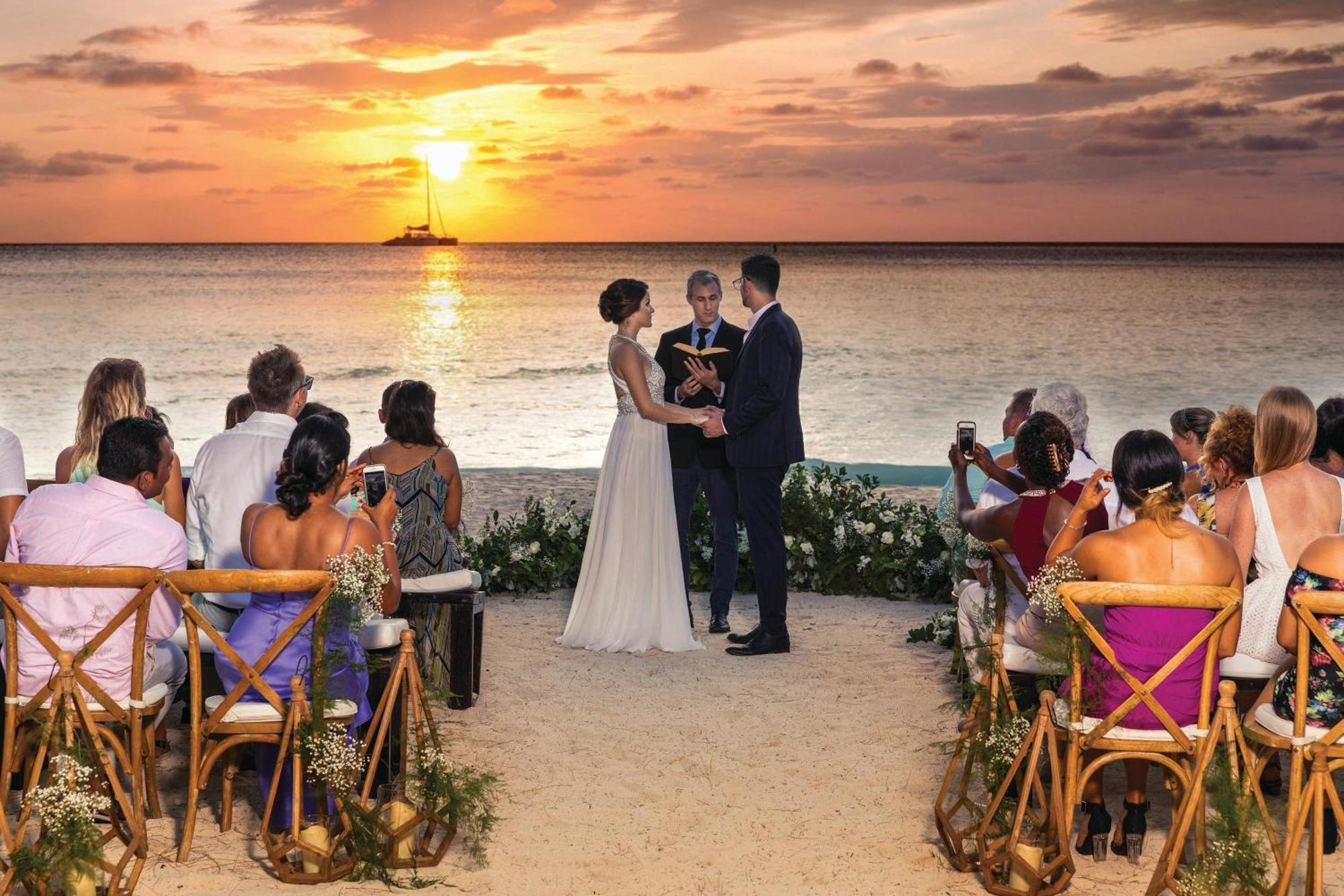 ווסט ביי The Westin Grand Cayman Seven Mile Beach Resort & Spa מראה חיצוני תמונה