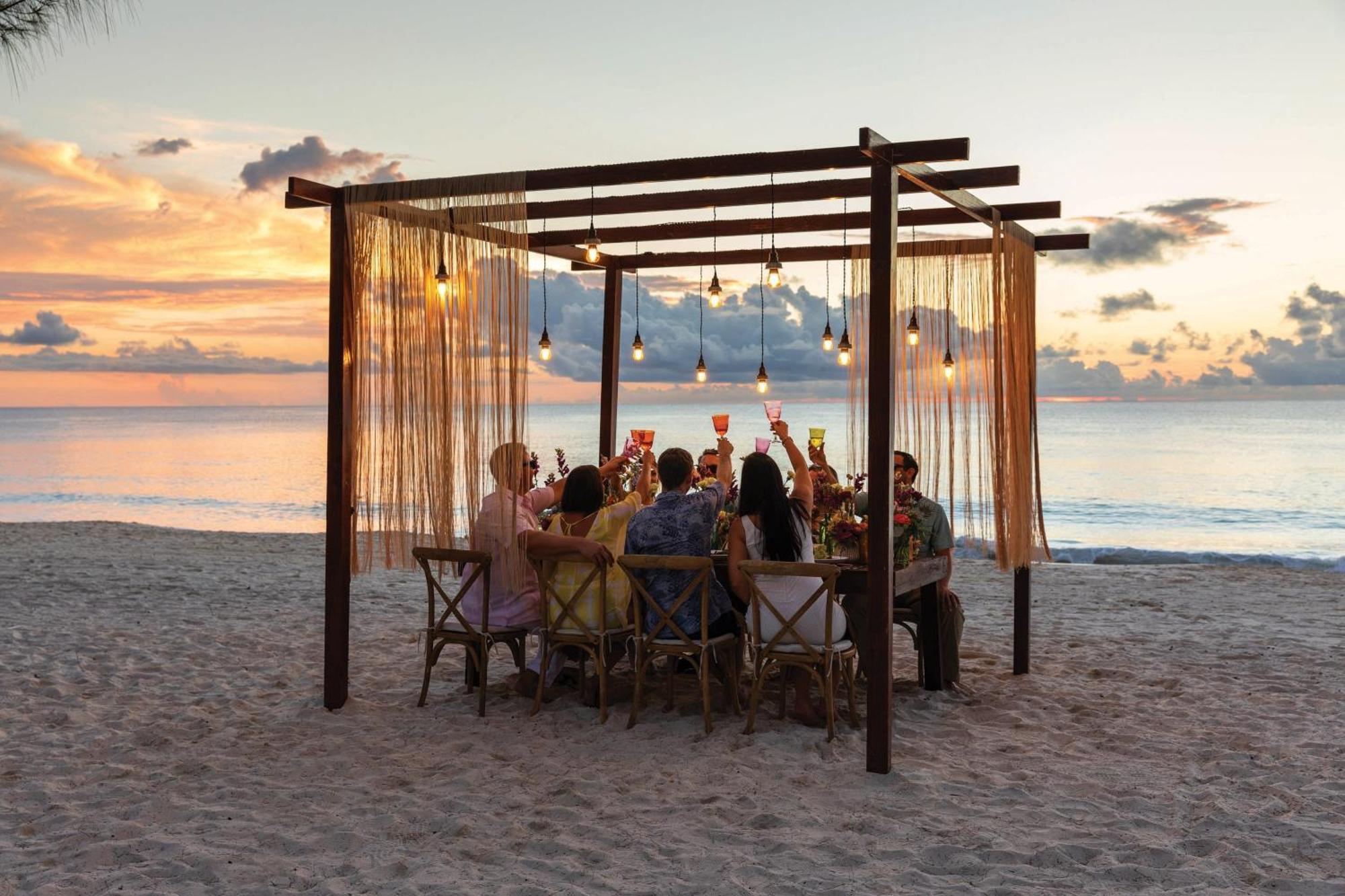 ווסט ביי The Westin Grand Cayman Seven Mile Beach Resort & Spa מראה חיצוני תמונה