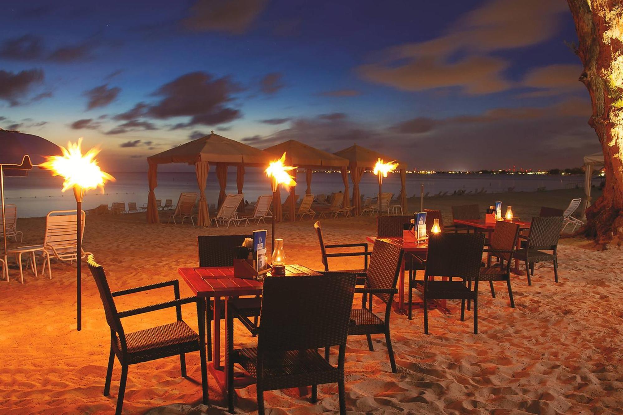 ווסט ביי The Westin Grand Cayman Seven Mile Beach Resort & Spa מראה חיצוני תמונה